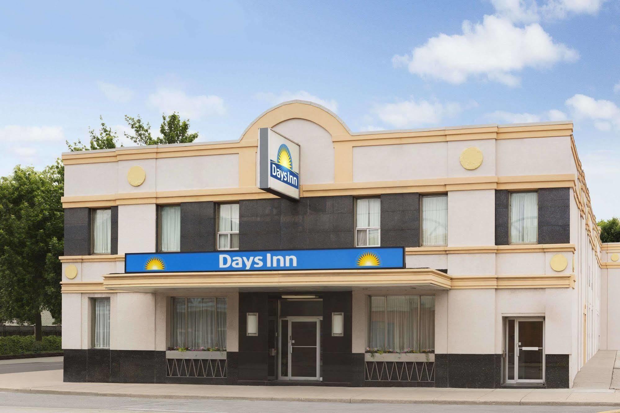 Days Inn By Wyndham Toronto East Beaches Exterior foto